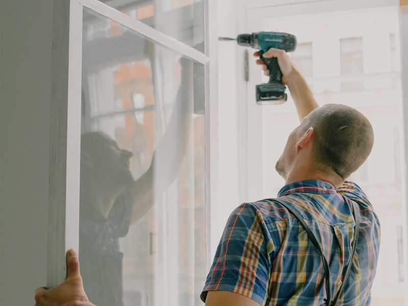 window-install-screw-gun